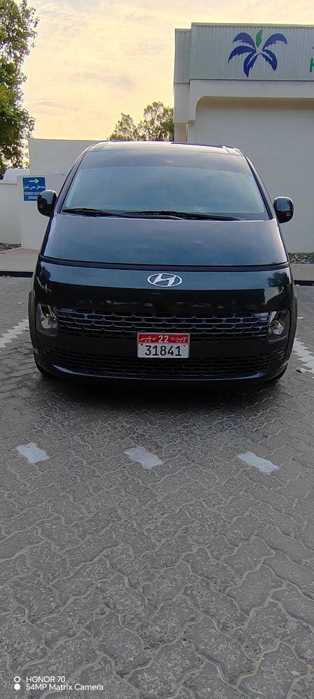 2023 Hyundai Staria thumbnail 2