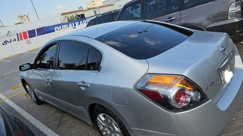 2011 Nissan Altima thumbnail 3