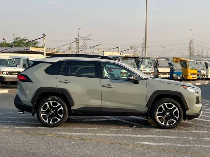 2021 Toyota Rav4 thumbnail 3