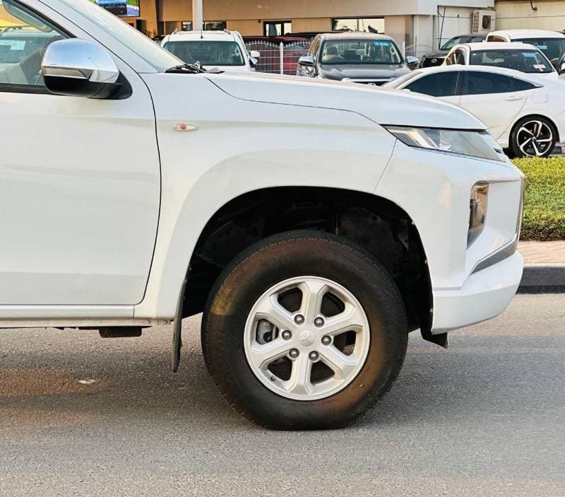 2019 Mitsubishi L200 thumbnail 5