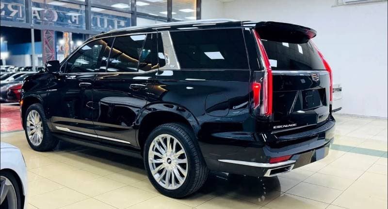 2022 Cadillac Escalade thumbnail 4
