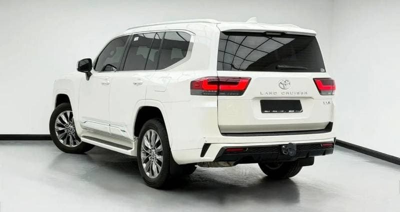 2025 Toyota Land Cruiser thumbnail 4