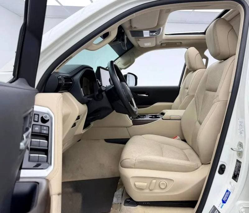 2025 Toyota Land Cruiser thumbnail 7