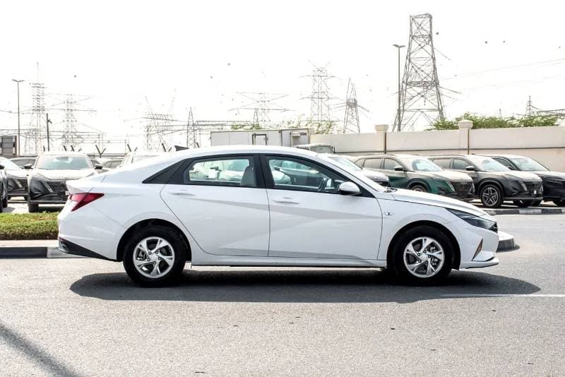 2023 Hyundai Elantra thumbnail 4