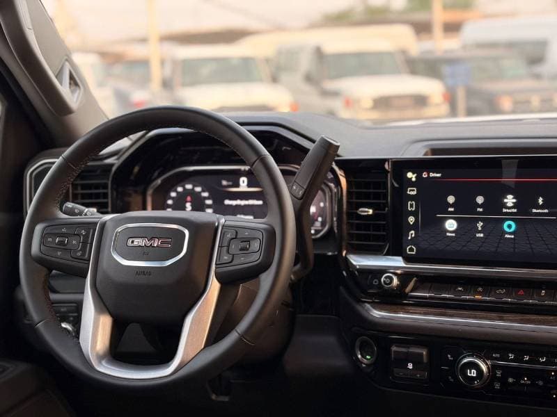 2025 GMC Sierra thumbnail 9
