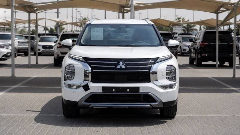 2026 Mitsubishi Outlander thumbnail 2