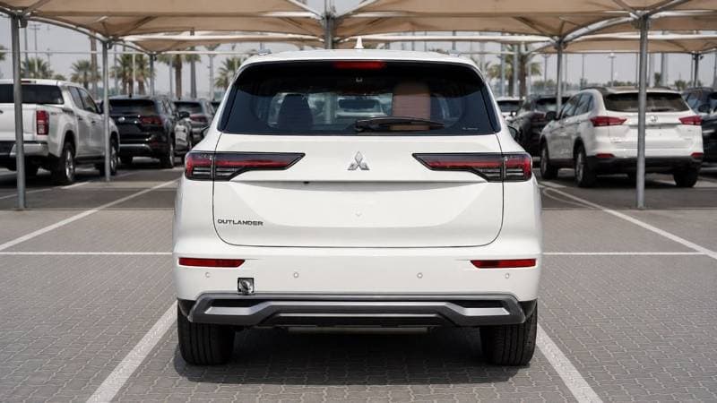 2026 Mitsubishi Outlander thumbnail 5