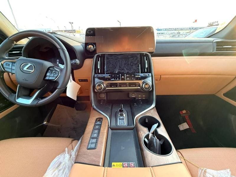 2026 Lexus LX700h thumbnail 9
