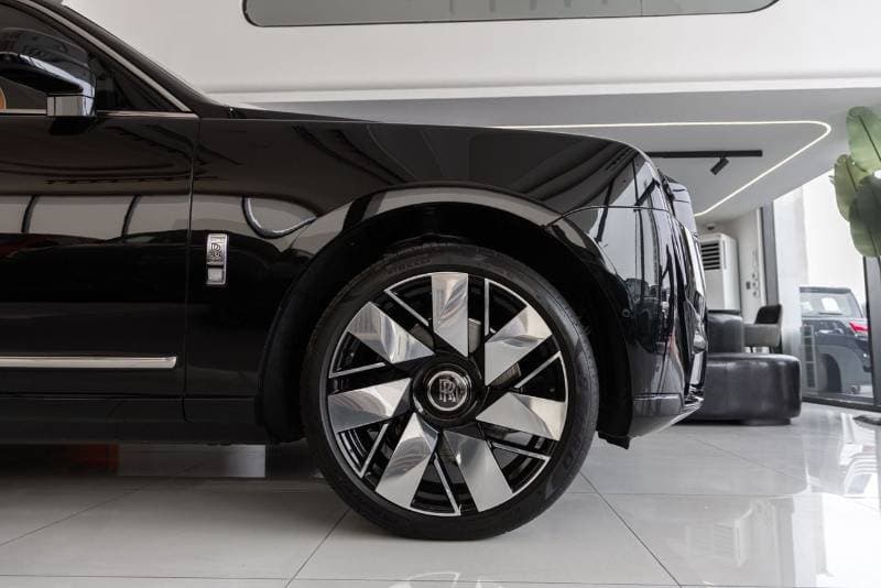 2026 Rolls Royce Cullinan thumbnail 8
