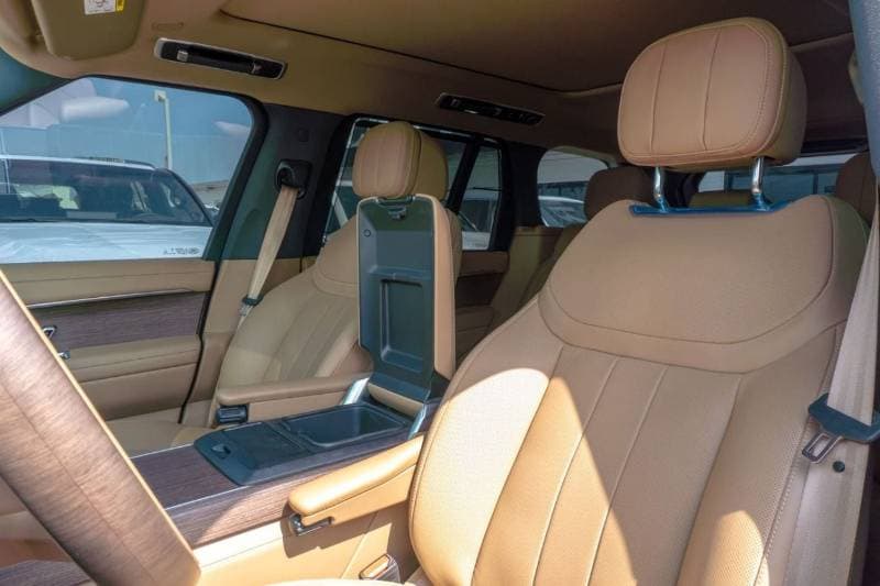 2026 Land Rover Range Rover thumbnail 10