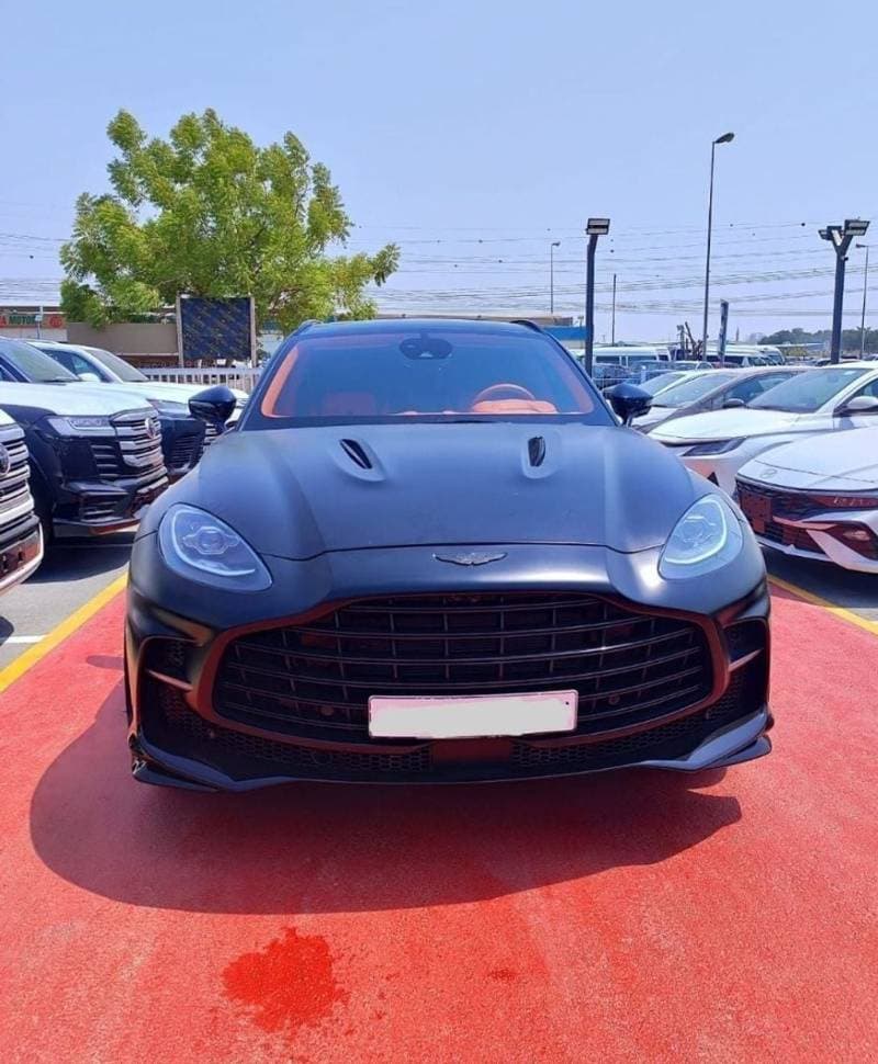 2023 Aston Martin DBX thumbnail 2