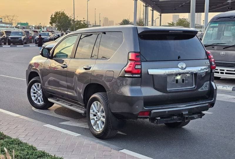 2016 Toyota Prado thumbnail 9