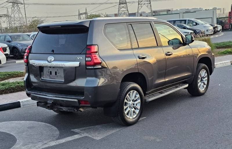 2016 Toyota Prado thumbnail 7