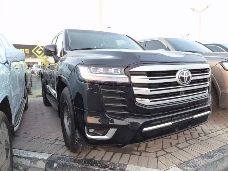 2014 Toyota Land Cruiser thumbnail 2