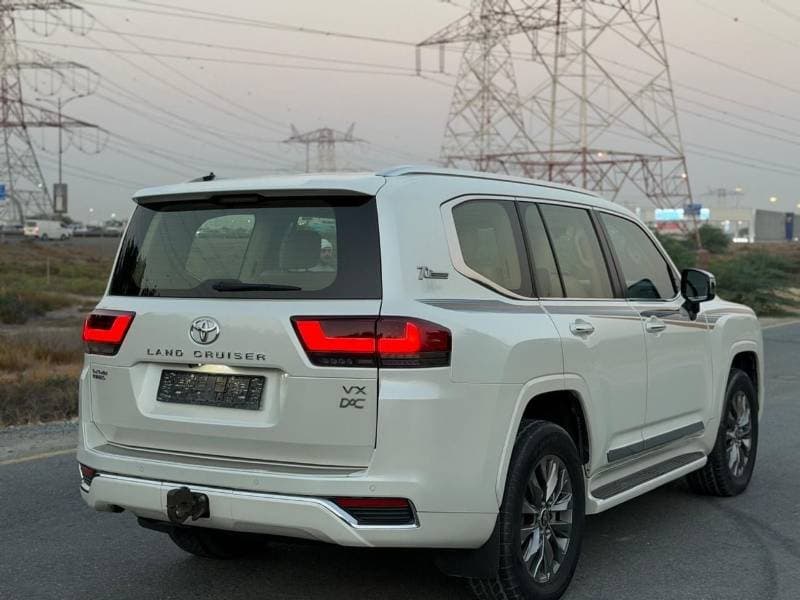 2022 Toyota Land Cruiser thumbnail 3