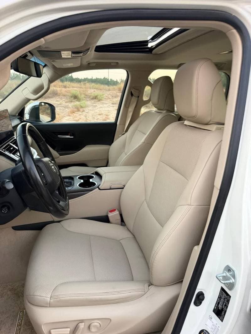 2022 Toyota Land Cruiser thumbnail 9