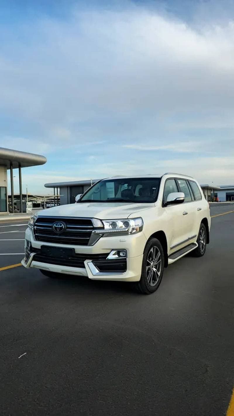 2020 Toyota Land Cruiser thumbnail 3