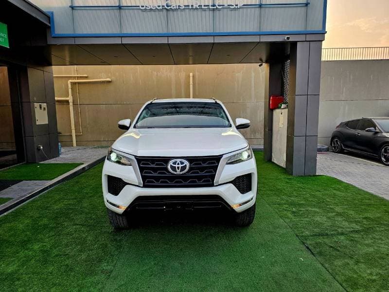 2021 Toyota Fortuner thumbnail 2