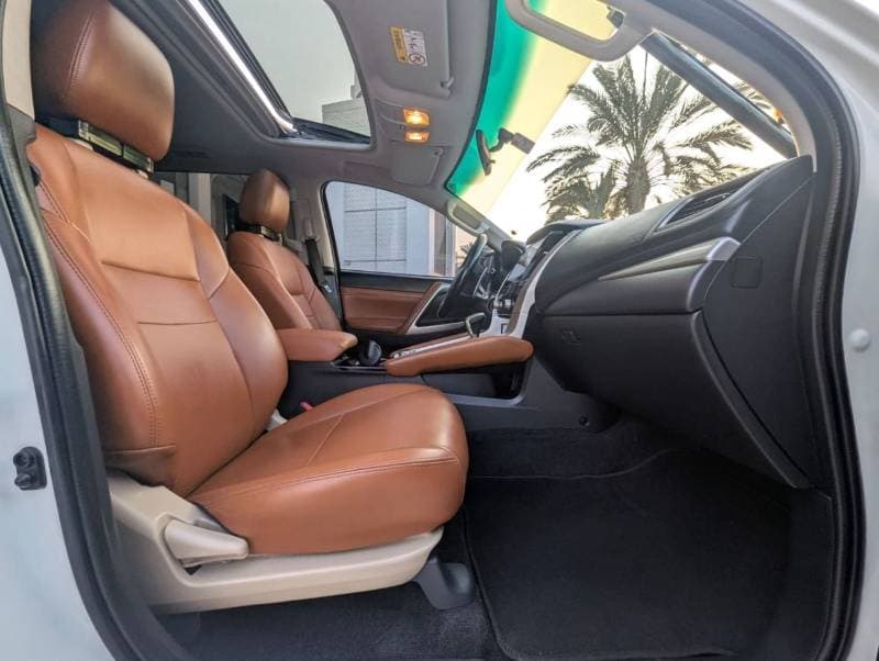 2022 Mitsubishi Montero thumbnail 9