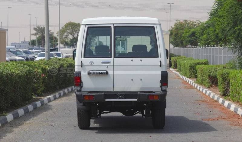 2026 Toyota Land Cruiser 70 thumbnail 6