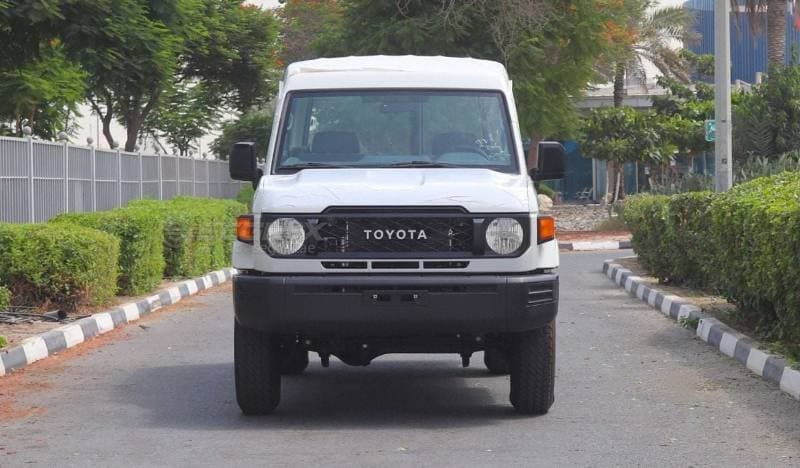 2026 Toyota Land Cruiser 70 thumbnail 2