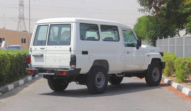 2026 Toyota Land Cruiser 70 thumbnail 4