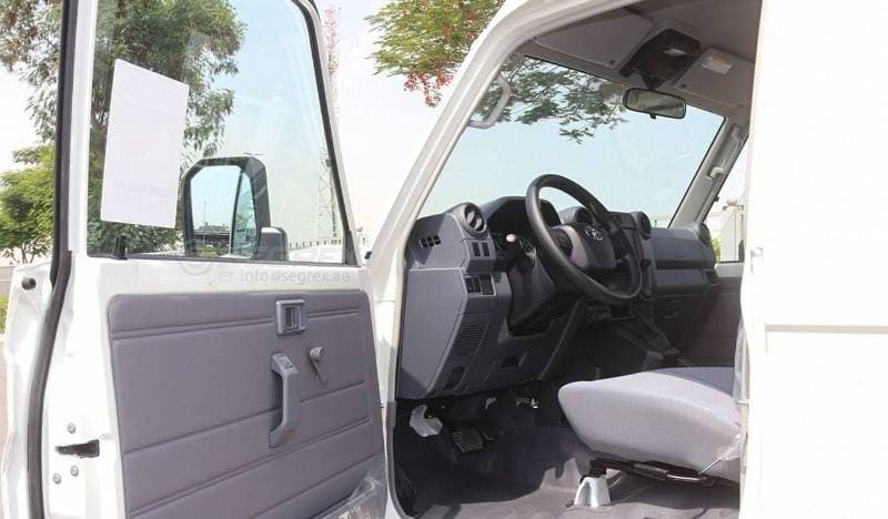 2026 Toyota Land Cruiser 70 thumbnail 9