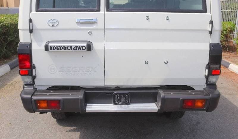 2026 Toyota Land Cruiser 70 thumbnail 8