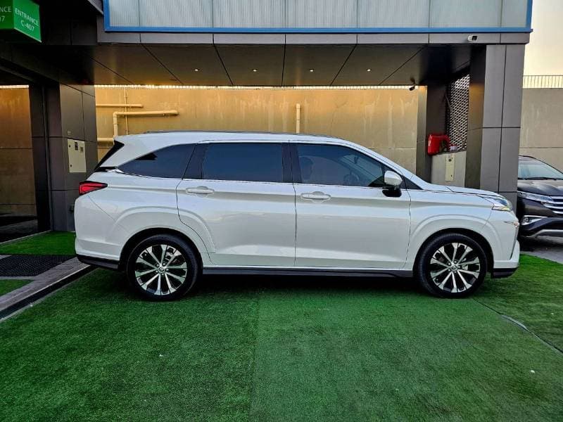 2023 Toyota Veloz thumbnail 6