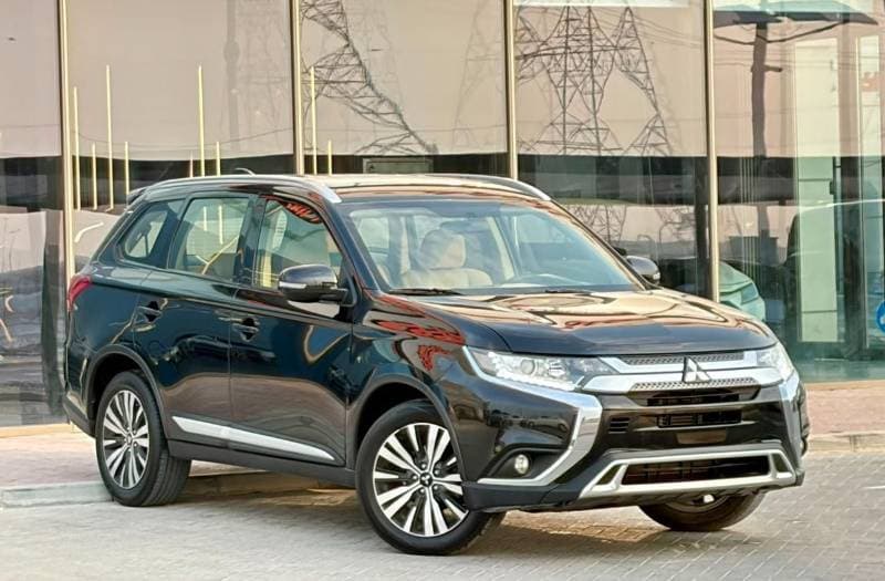 2022 Mitsubishi Outlander thumbnail 2