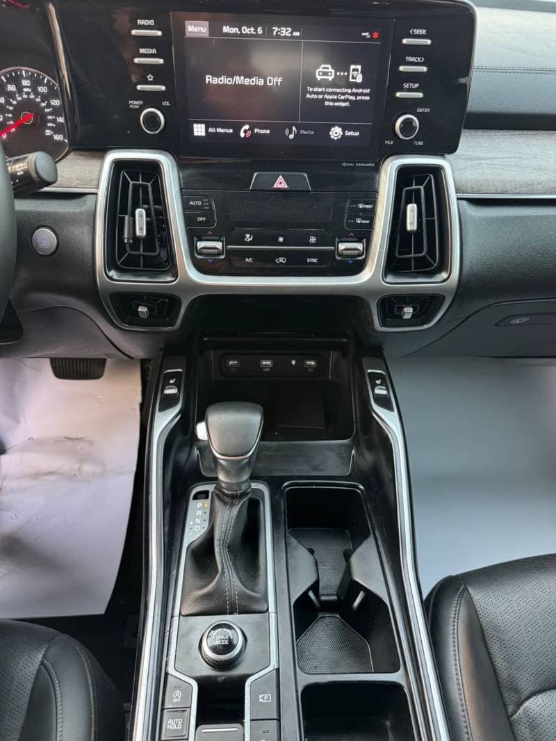 2021 Kia Sorento thumbnail 10