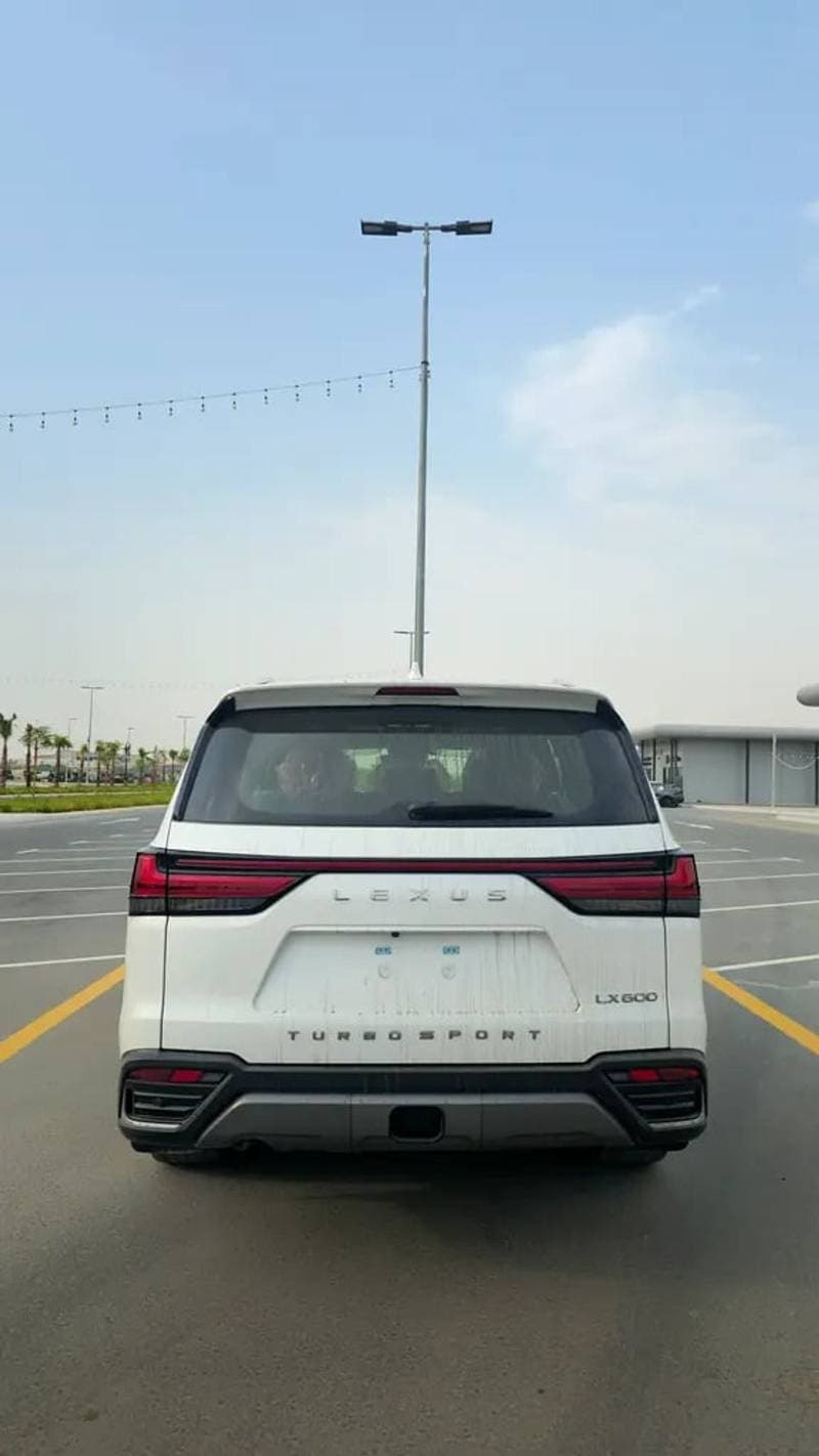 2026 Lexus LX600 thumbnail 7