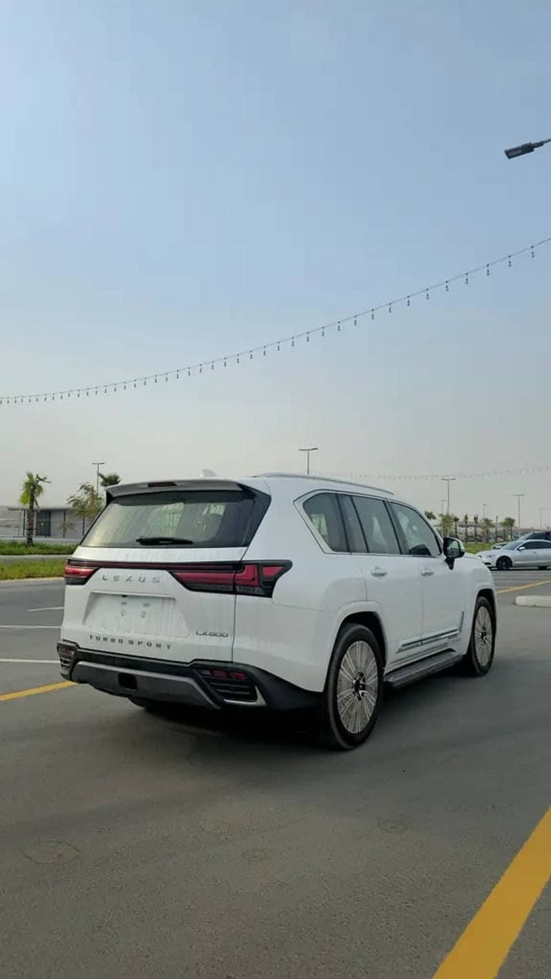 2026 Lexus LX600 thumbnail 5