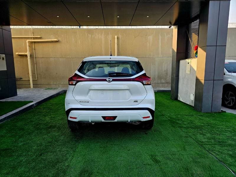 2022 Nissan Kicks thumbnail 5