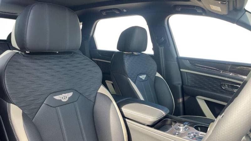 2026 Bentley Bentayga thumbnail 5