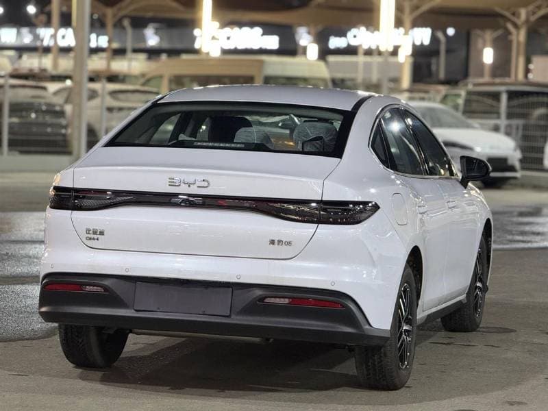 2026 BYD Seal 05 thumbnail 2