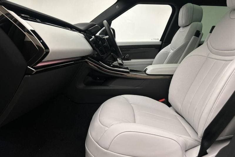 2026 Land Rover Range Rover Sport thumbnail 7