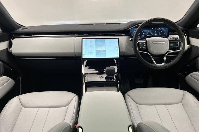 2026 Land Rover Range Rover Sport thumbnail 4