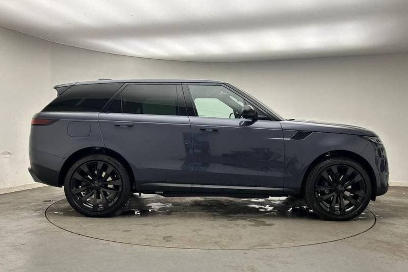 2026 Land Rover Range Rover Sport thumbnail 2