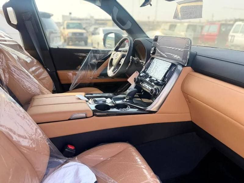 2026 Lexus LX700h thumbnail 10