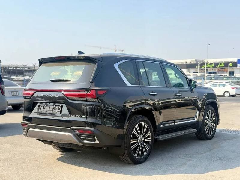 2026 Lexus LX700h thumbnail 3