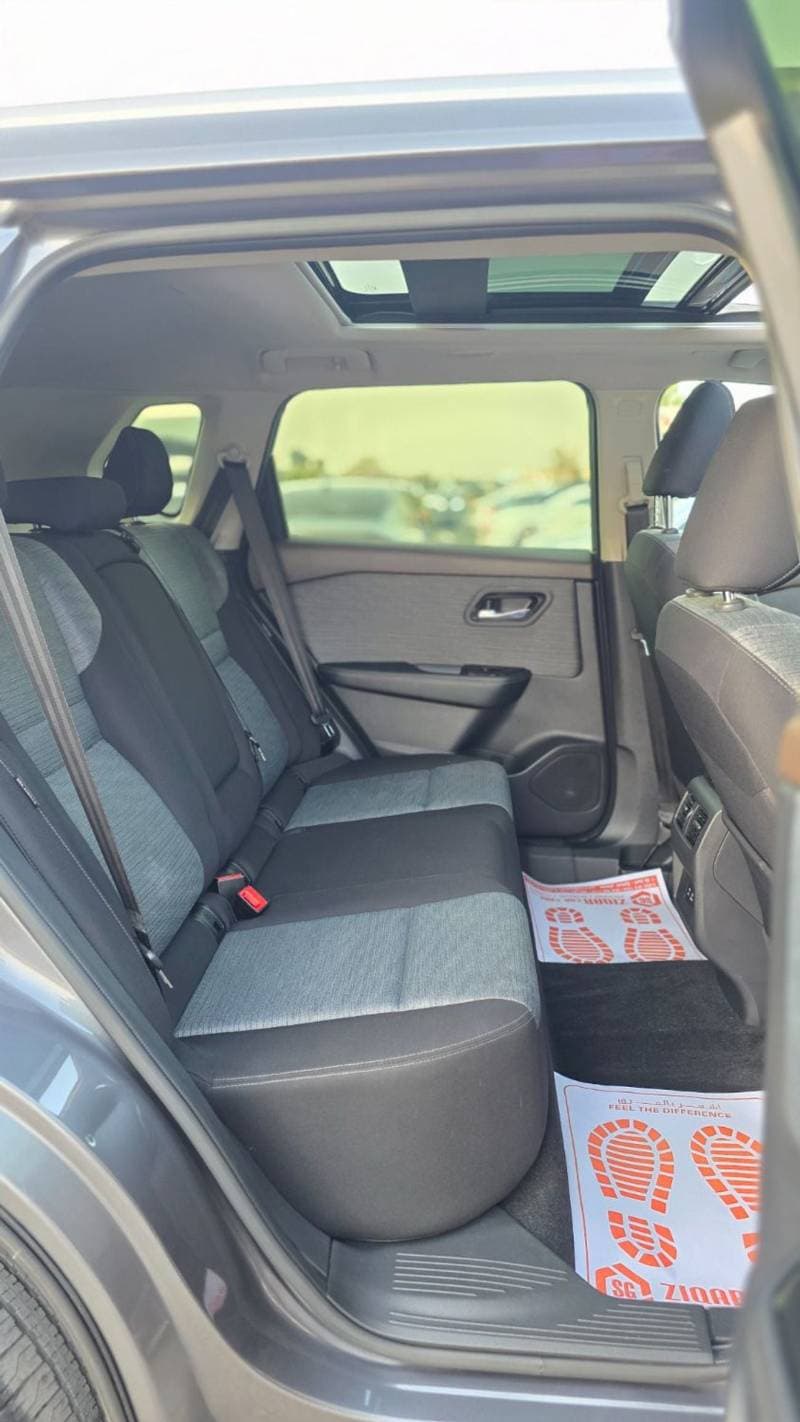 2023 Nissan Rogue thumbnail 10