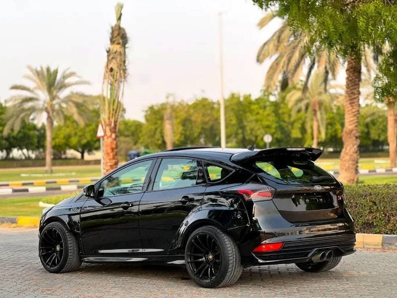 2017 Ford Focus thumbnail 6