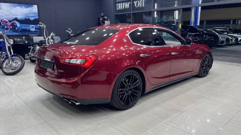 2015 Maserati Ghibli thumbnail 9