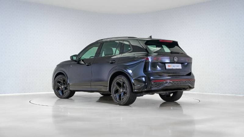 2026 Volkswagen Tiguan thumbnail 2