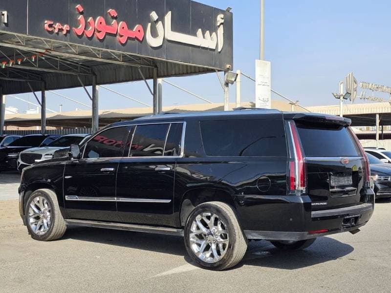 2018 Cadillac Escalade ESV thumbnail 4
