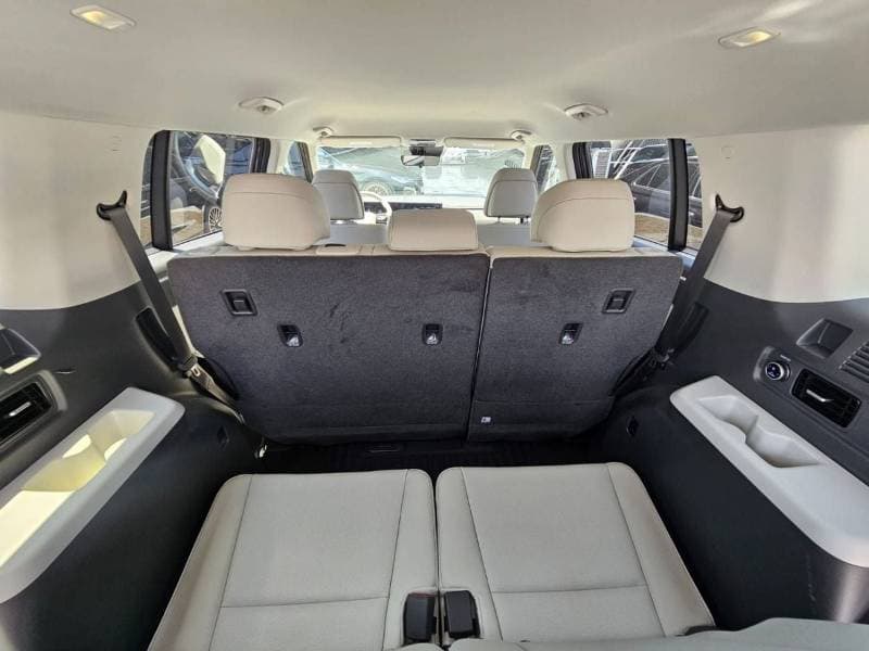 2025 Hyundai Santa Fe thumbnail 10