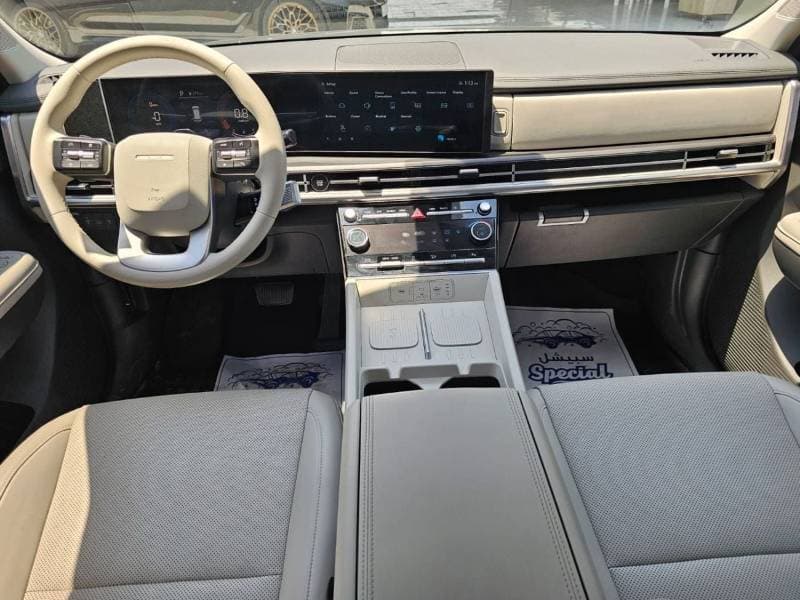 2025 Hyundai Santa Fe thumbnail 9