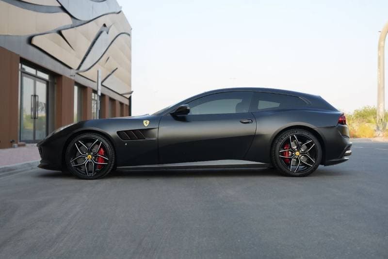 2018 Ferrari GTC4 thumbnail 9