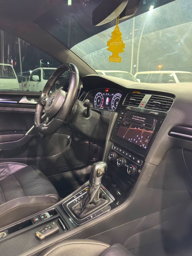 2018 Volkswagen Golf thumbnail 10
